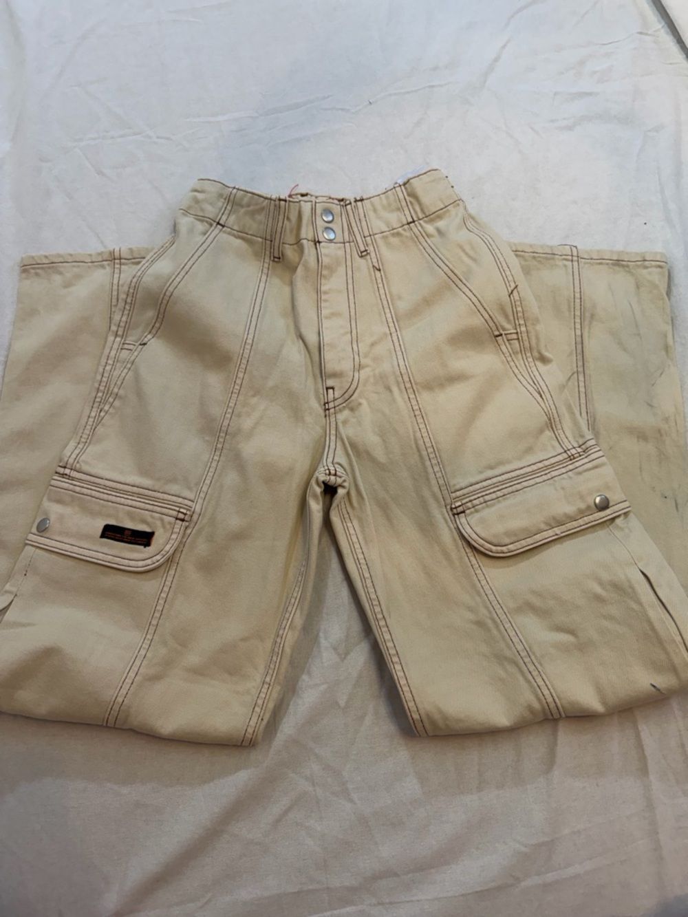 BDG Wide Cargo jeans size 27 NWOT